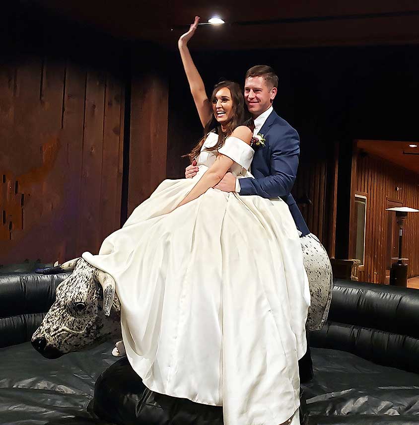 Buckshot the Mechanical Bull bride and groom wedding picture