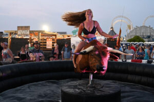 SR-Girl-2-Riding-BOSS-at-the-Barefoot-MusicFest-2024